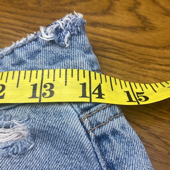 H & M Distressed Denim Shorts - Picture 5 of 7